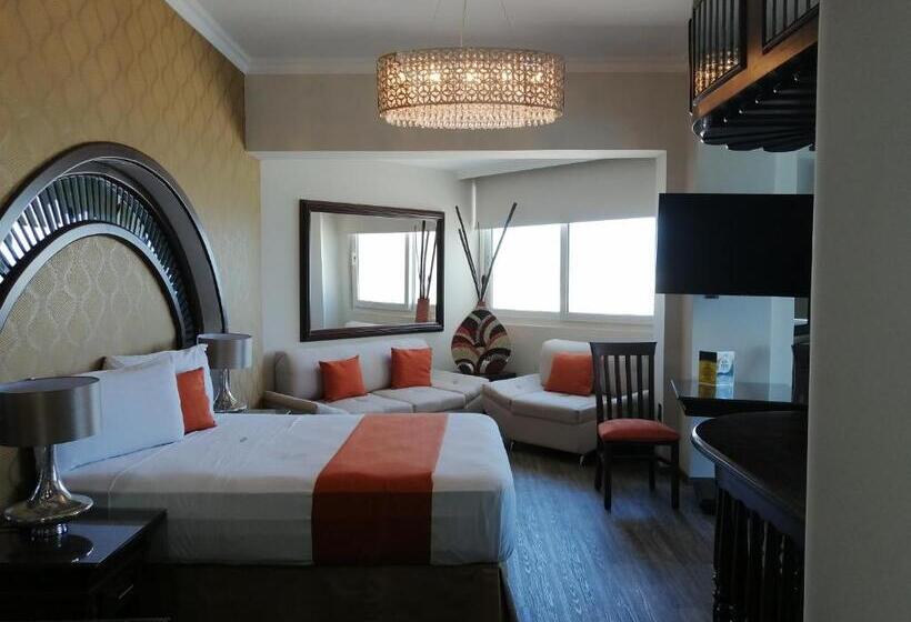 ماستر سويت, Lois Veracruz