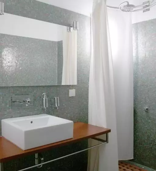 سوئیت با چشم‌انداز دریا و هیدروماساژ, Ostraco Suites