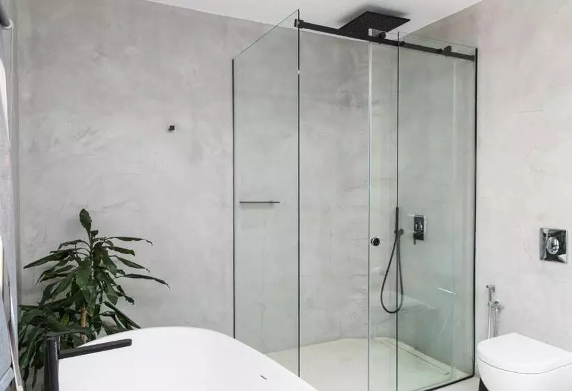 سوئیت دلوکس 2 خوابه, Ostraco Suites