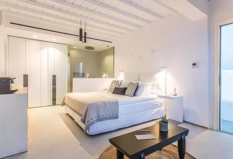 اتاق لوکس با چشم‌انداز دریا, Ostraco Suites
