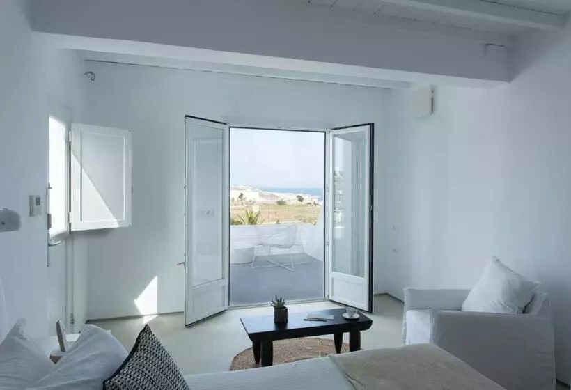 اتاق لوکس با چشم‌انداز دریا, Ostraco Suites