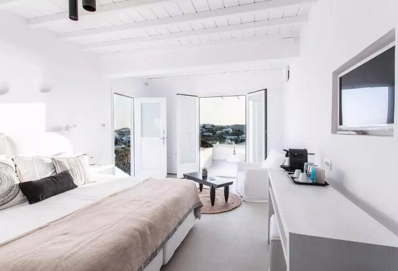 اتاق لوکس با چشم‌انداز دریا, Ostraco Suites