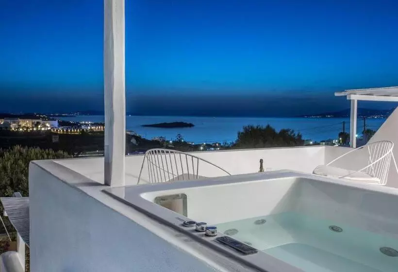 اتاق لوکس با چشم‌انداز دریا, Ostraco Suites
