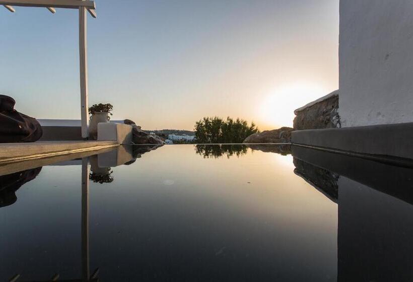 套房配有游泳池, Ostraco Suites