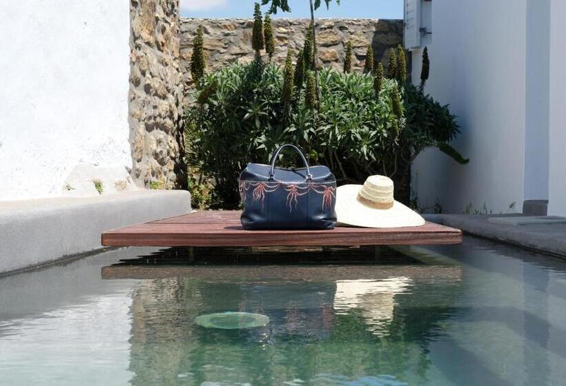 Люкс с Бассейном, Ostraco Suites