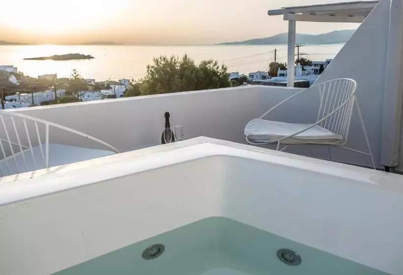 سوئیت دلوکس 2 خوابه, Ostraco Suites