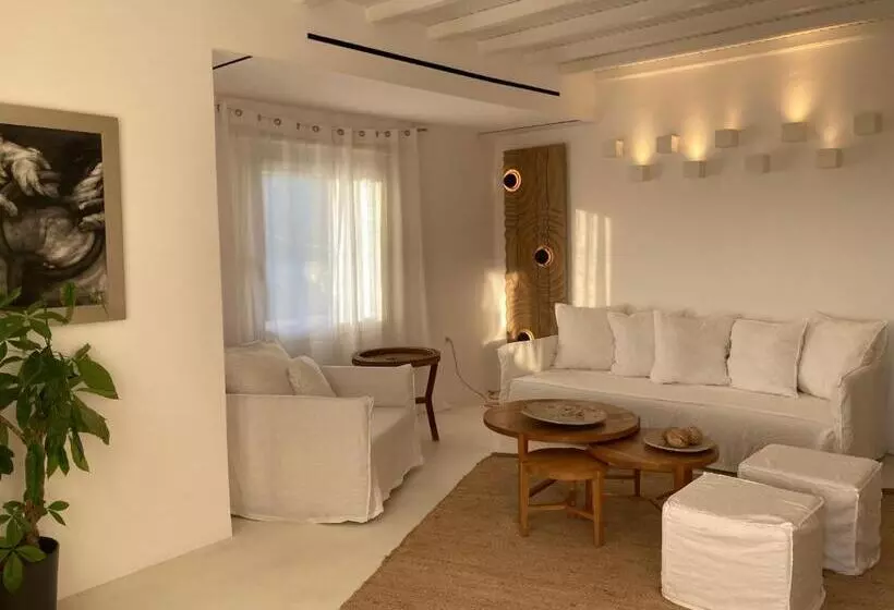 سوئیت دلوکس 2 خوابه, Ostraco Suites