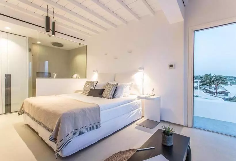 اتاق لوکس با چشم‌انداز دریا, Ostraco Suites
