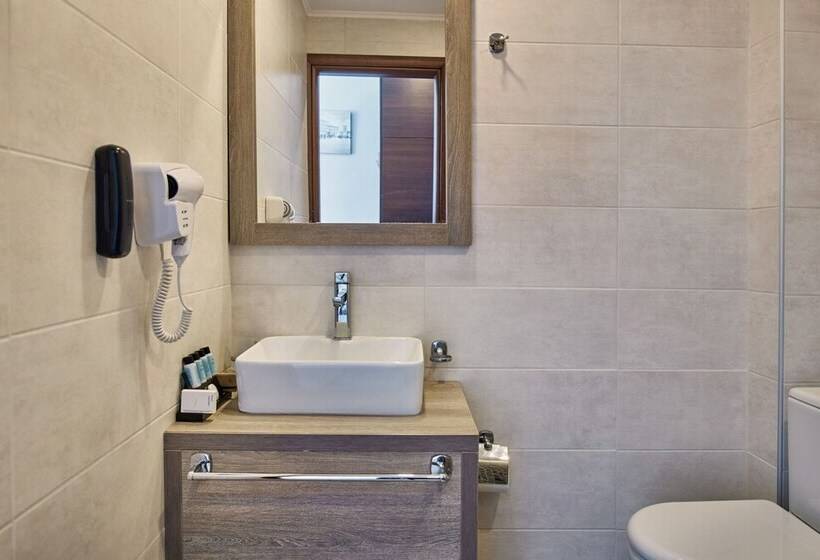 اتاق استاندارد با چشمانداز استخر, Tsilivi Beach