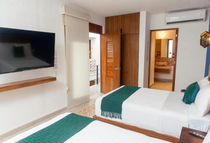 패밀리 스튜디오, Latino Hotel Boutique