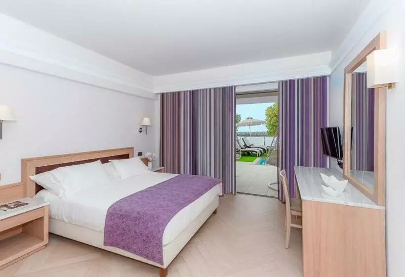 سوییت با چشمانداز دریا, Porto Platanias Beach Resort & Spa
