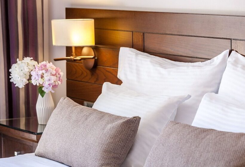 전용 풀장 주니어 스위트, Porto Platanias Beach Resort & Spa