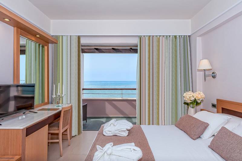 Номер Стандарт Боковой Вид на Море, Porto Platanias Beach Resort & Spa