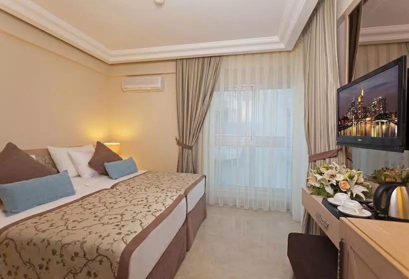 Economy Triple Room