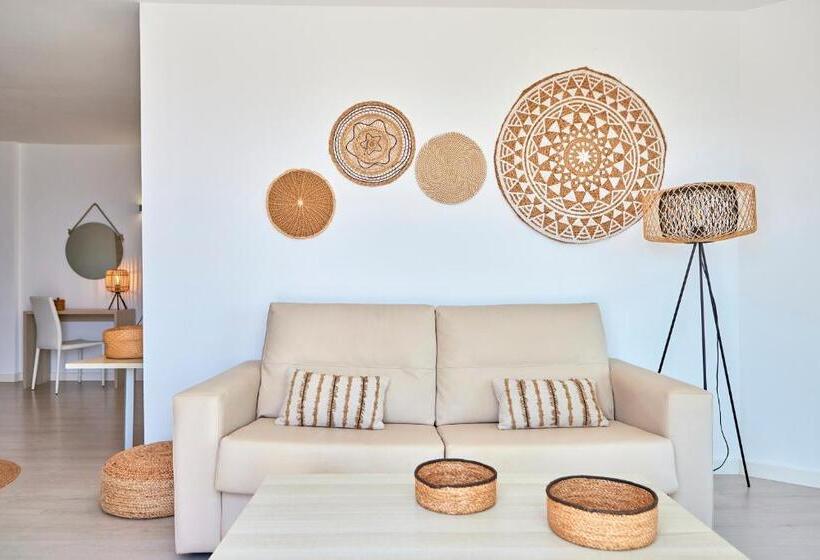 جناح جونيور ديلوكس مطل على البحر, Tomir Portals Suites  Adults Only