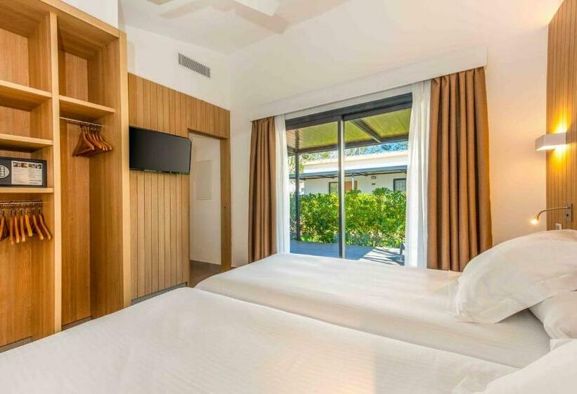 بانگلوی استاندارد, Valentin Playa de Muro