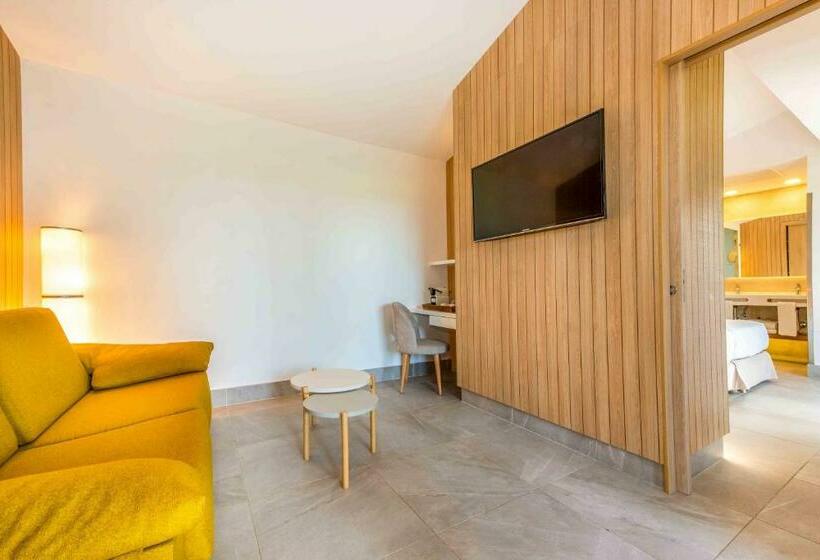 بانگلوی استاندارد, Valentin Playa de Muro