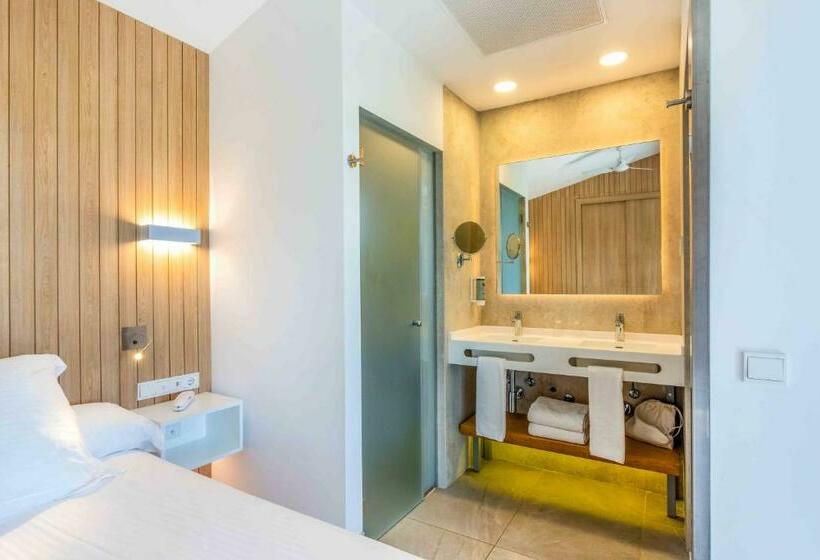 بانگلوی استاندارد, Valentin Playa de Muro