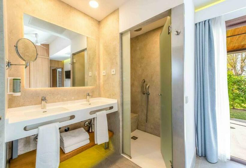 بانگلوی استاندارد, Valentin Playa de Muro