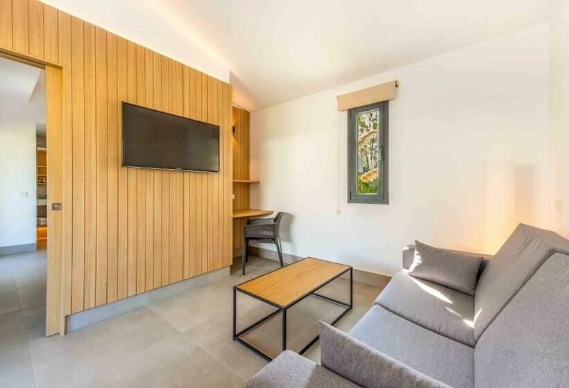 بانگلوی استاندارد, Valentin Playa de Muro