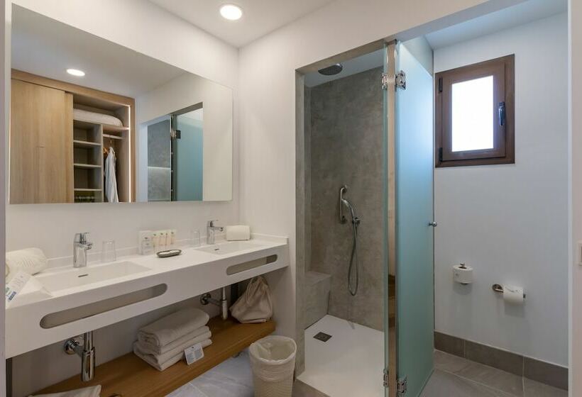 بانگلوی استاندارد, Valentin Playa de Muro