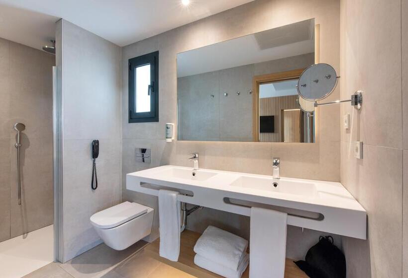 بانگلوی سوپریور, Valentin Playa de Muro