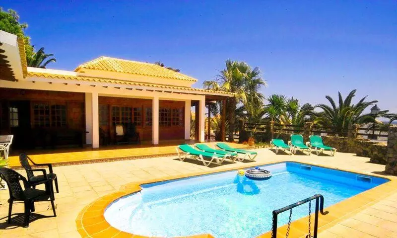 ویلای 2 خوابه, Vip Villas  Caleta Dorada