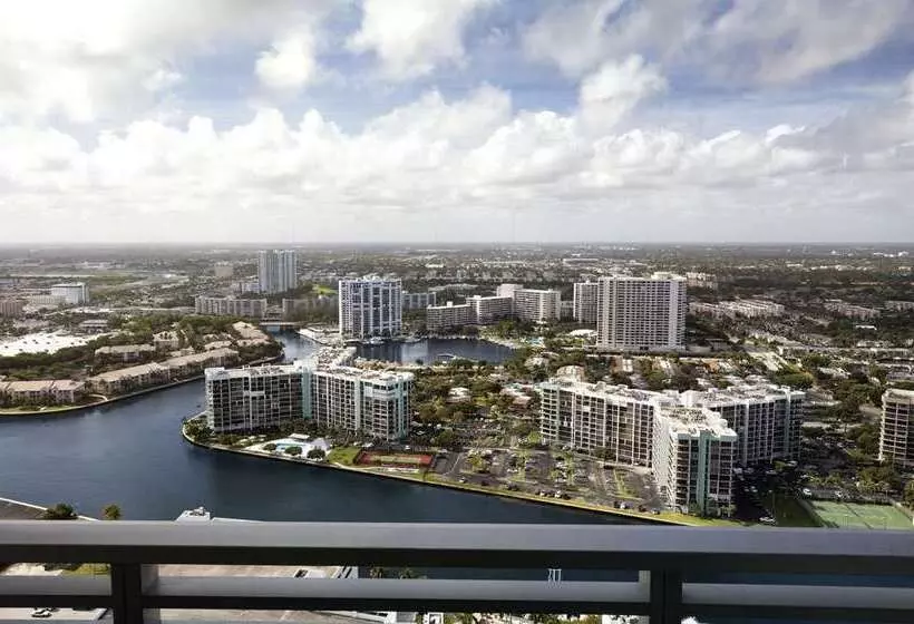 اتاق استاندارد با 2 تخت دوبل, Aka Brickell