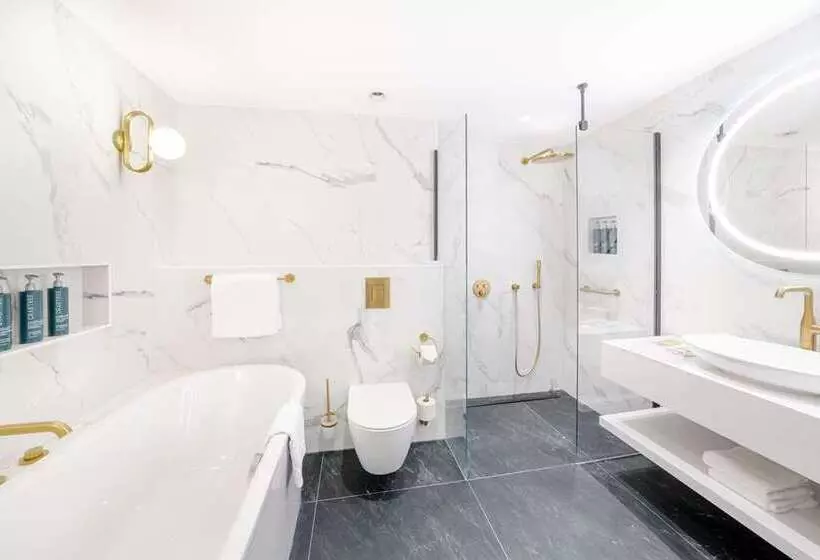 اتاق استاندارد با تخت بزرگ, Aka Brickell