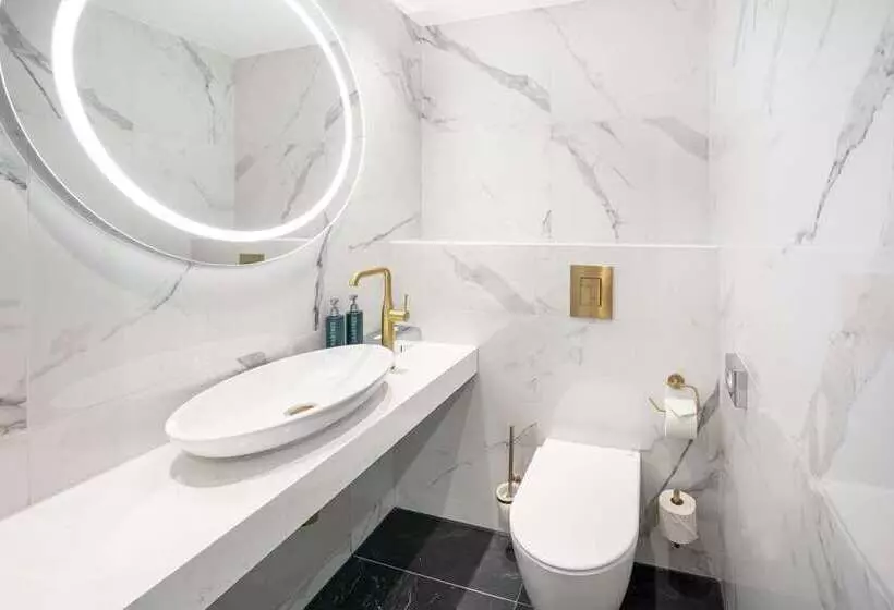 اتاق استاندارد با تخت بزرگ, Aka Brickell