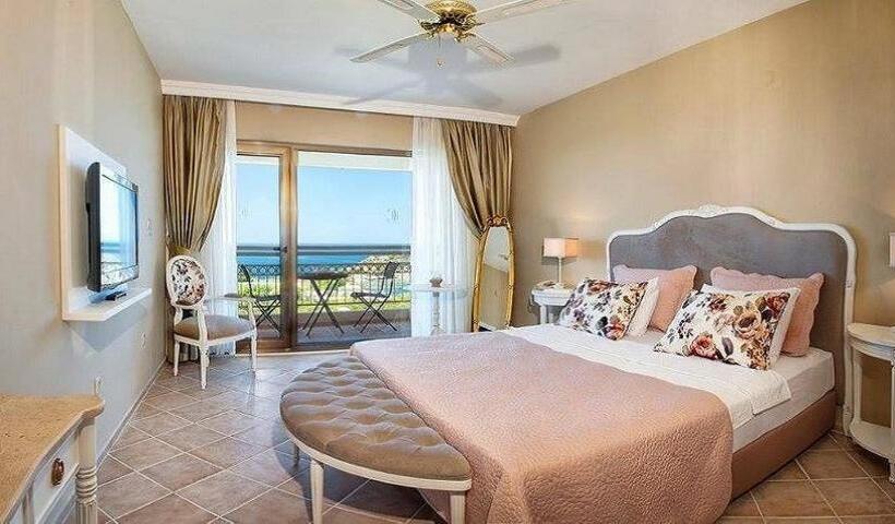 Номер Deluxe Вид на Море, Carina Entertainment