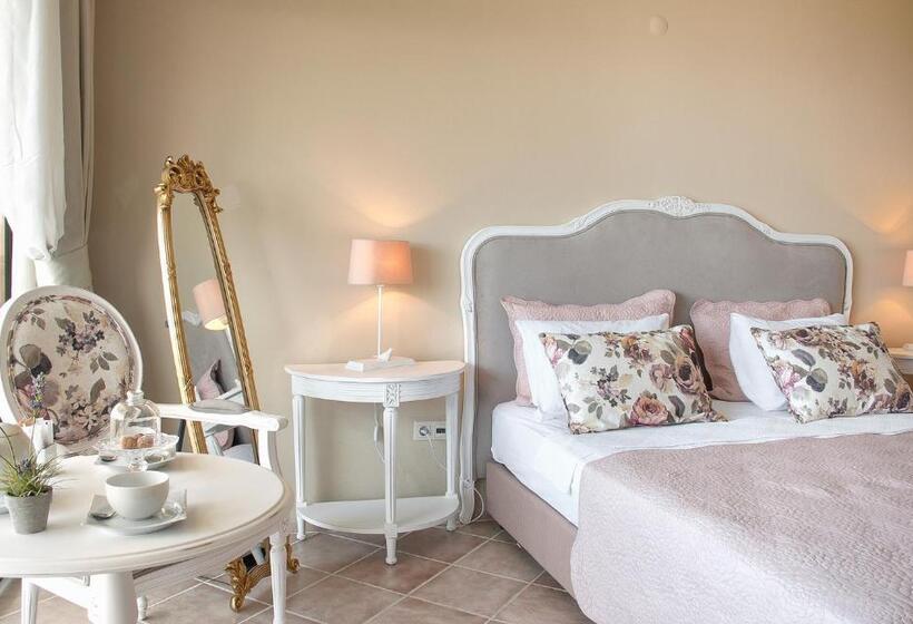 Номер Deluxe Вид на Море, Carina Entertainment