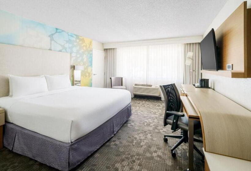 غرفة قياسية سرير كينج, Courtyard By Marriott Orlando Lake Buena Vista At Vista Centre