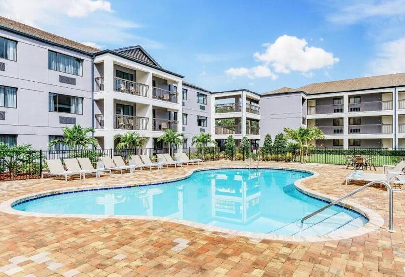 غرفة قياسية مطلّة علي حمام السباحة, Courtyard By Marriott Orlando Lake Buena Vista At Vista Centre