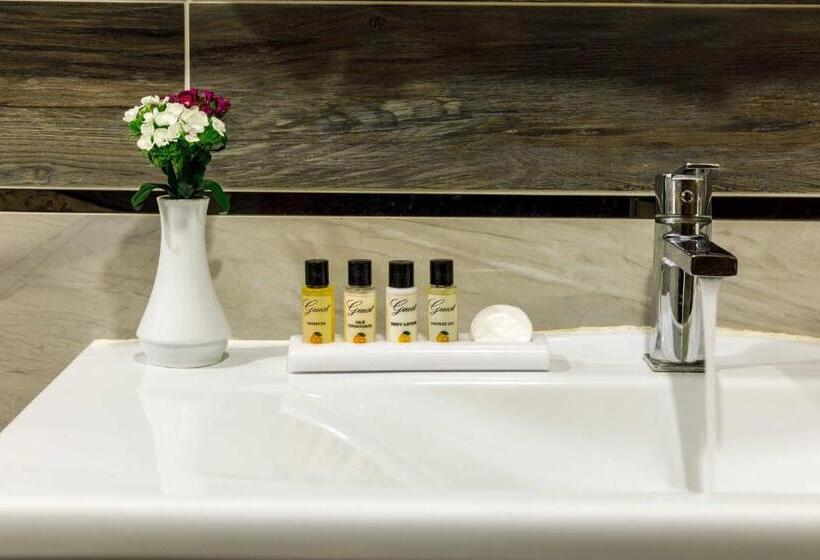 اتاق استاندارد, Golden Crown