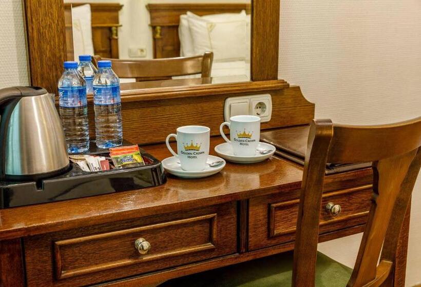 اتاق خانوادگی, Golden Crown