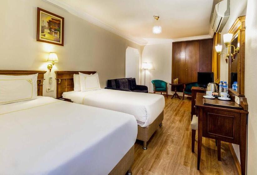 اتاق خانوادگی, Golden Crown