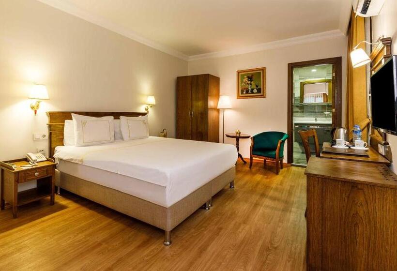 اتاق خانوادگی, Golden Crown