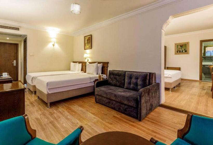 اتاق خانوادگی, Golden Crown