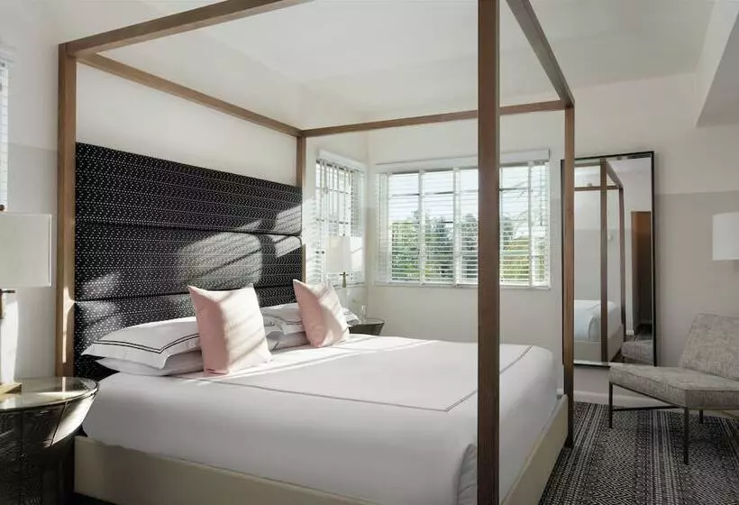 سوییت با چشم‌انداز دریا, Kimpton Surfcomber Hotel, An Ihg