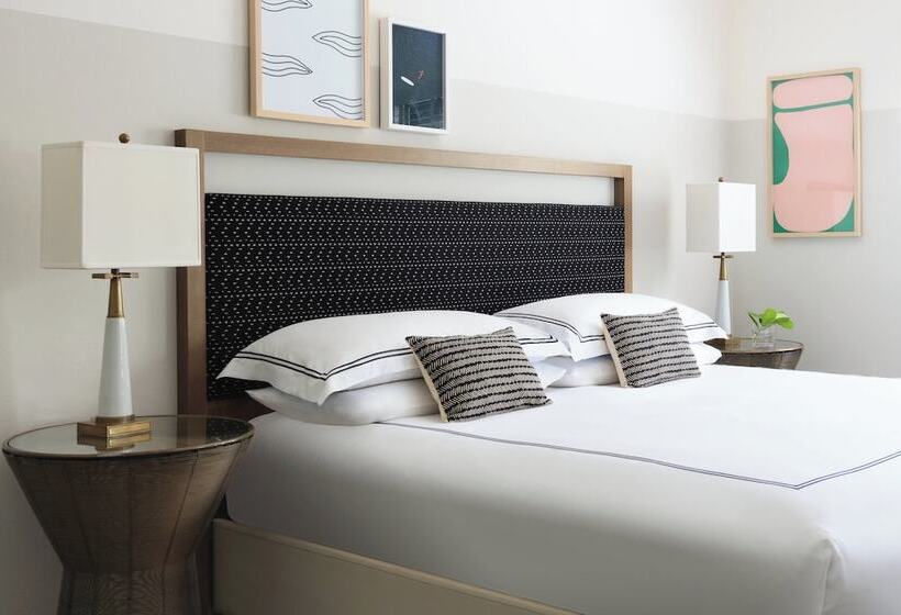 اتاق پریمیوم با چشم‌انداز باغ, Kimpton Surfcomber Hotel, An Ihg