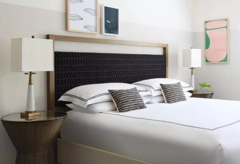 اتاق استاندارد با تخت بزرگ, Kimpton Surfcomber Hotel, An Ihg