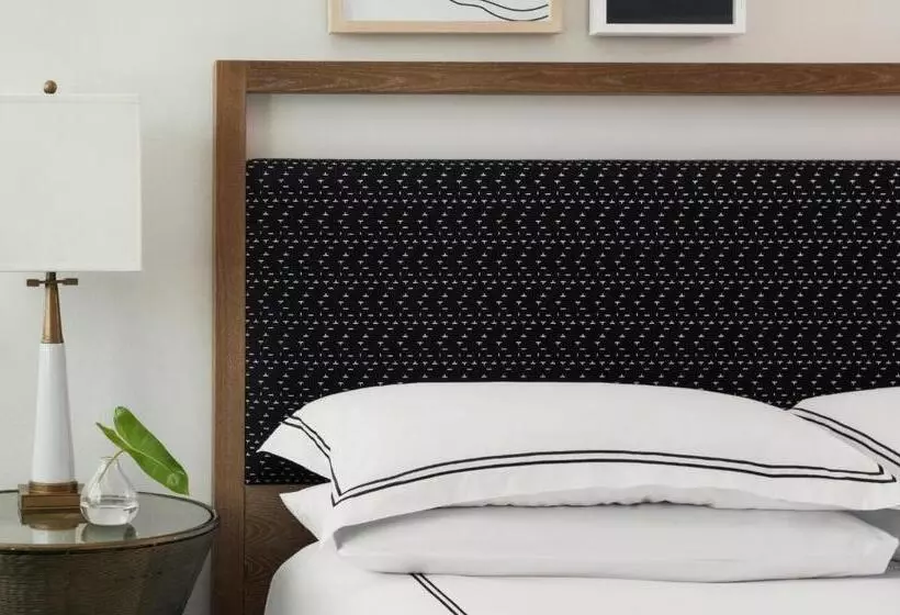 اتاق استاندارد با 2 تخت دوبل, Kimpton Surfcomber Hotel, An Ihg
