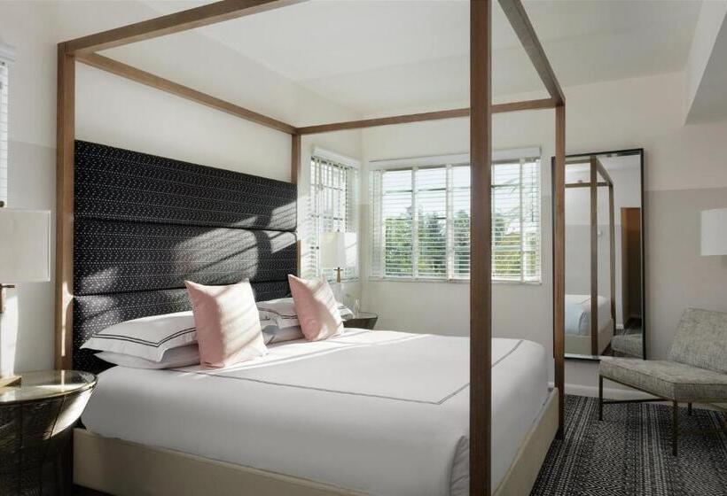 带大床的套房, Kimpton Surfcomber Hotel, An Ihg