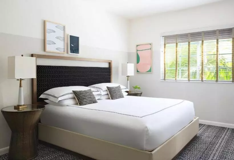 اتاق پرمیوم, Kimpton Surfcomber Hotel, An Ihg