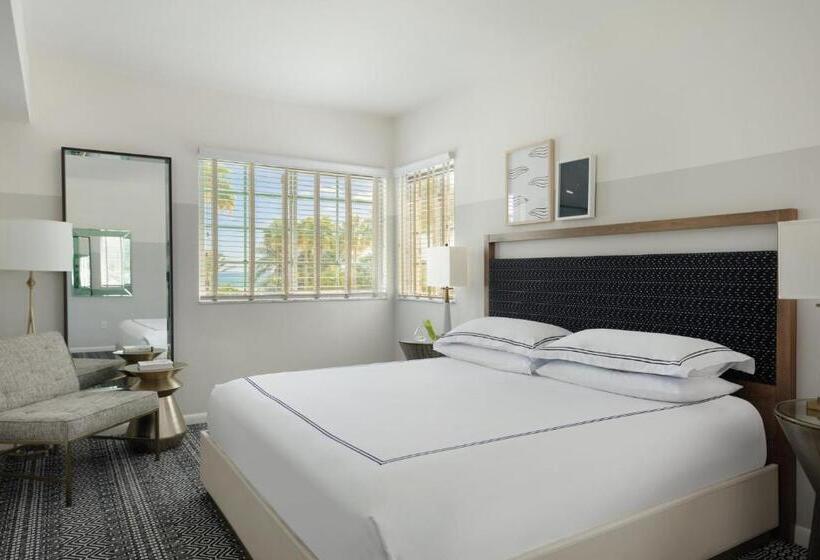 高级客房, Kimpton Surfcomber Hotel, An Ihg