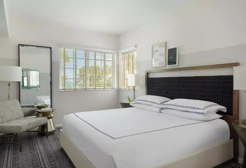 اتاق پرمیوم, Kimpton Surfcomber Hotel, An Ihg