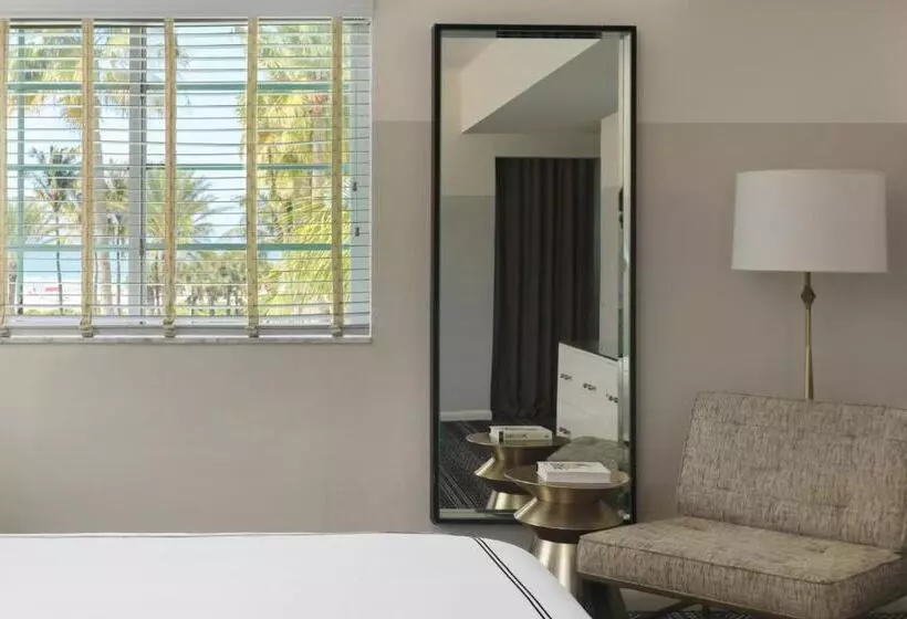 سوییت با چشم‌انداز دریا, Kimpton Surfcomber Hotel, An Ihg
