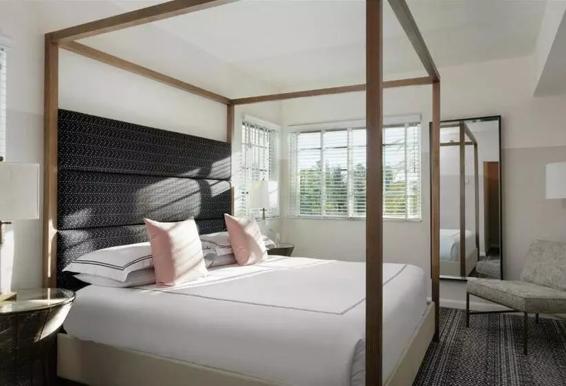 سوییت با چشم‌انداز دریا, Kimpton Surfcomber Hotel, An Ihg