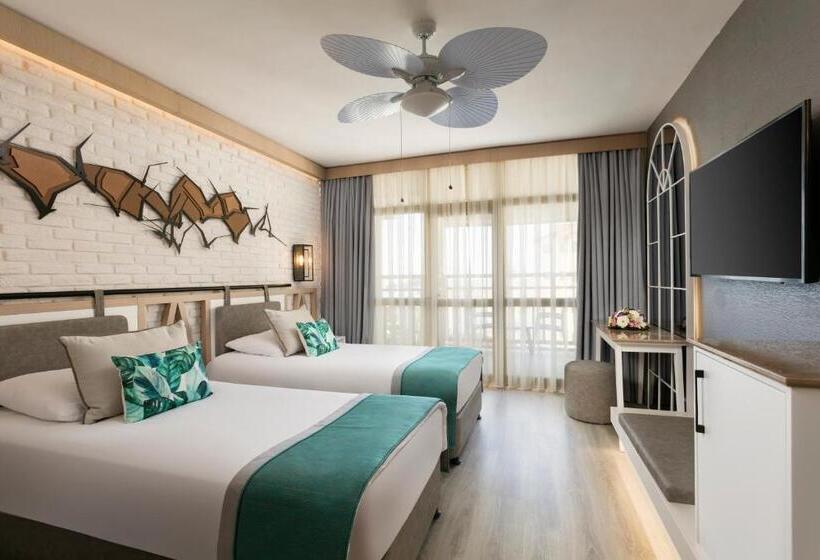 Номер Economy, Limak Arcadia Sport Resort Belek